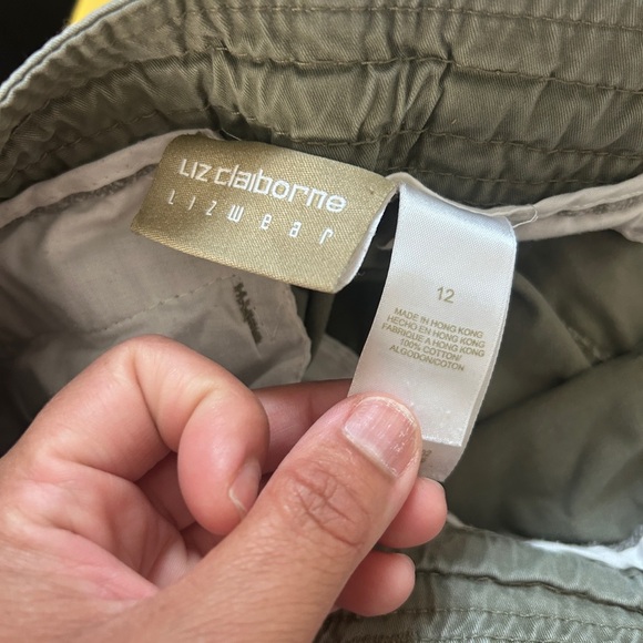Liz Claiborne Green Cargo Pants Relaxed Fit - Picture 5 of 7